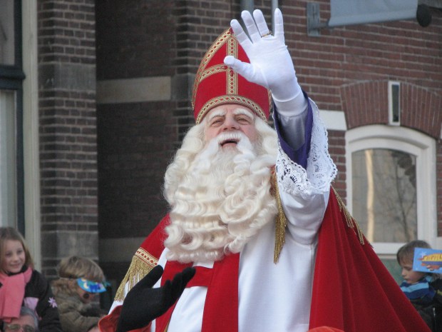 Sinterklaas_arrives_in_the_Netherlands